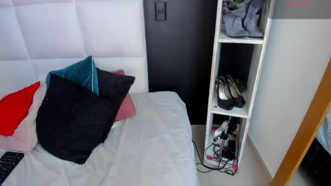 Snapshot of gigi_duran chatting on 2, 4, 2026 Gigi online show from 2, 4, 2026