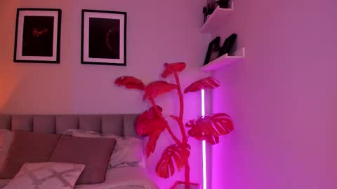 Snapshot of gigi_strawberry chatting on 28, 3, 2026 GIGI online show from 28, 3, 2026