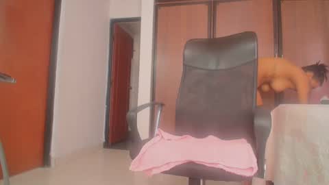Snapshot of gigimiler8 chatting on 23, 9, 2025 Sharlotte  online show from 23, 9, 2025