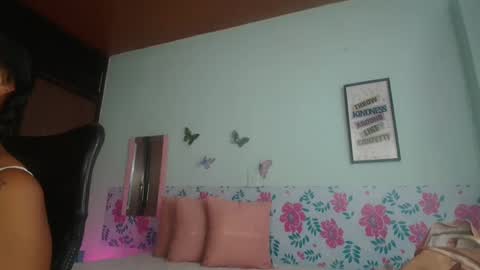 Snapshot of gigimiler8 chatting on 25, 9, 2025 Sharlotte  online show from 25, 9, 2025