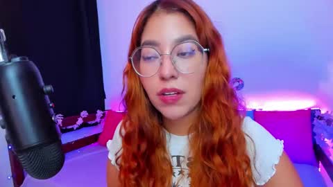 gigimooon online show from 14, 9, 2025