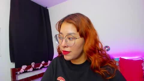 gigimooon online show from 16, 9, 2025