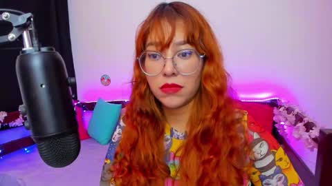 gigimooon online show from 17, 9, 2025