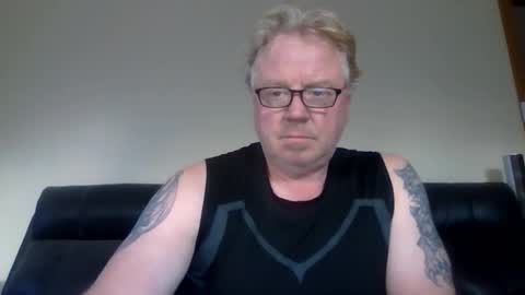 Snapshot of gimmmieoooo chatting on 10, 4, 2026 gimmmieoooo online show from 10, 4, 2026