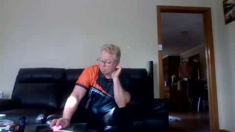 Snapshot of gimmmieoooo chatting on 15, 4, 2026 gimmmieoooo online show from 15, 4, 2026