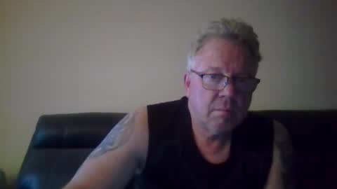 Snapshot of gimmmieoooo chatting on 28, 4, 2026 gimmmieoooo online show from 28, 4, 2026