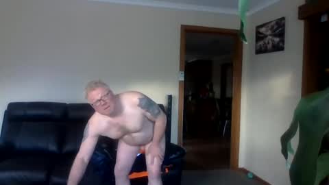 Snapshot of gimmmieoooo chatting on 4, 8, 2026 gimmmieoooo online show from 4, 8, 2026