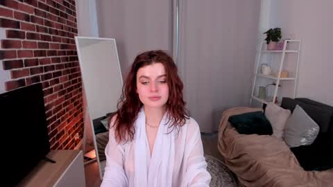 Snapshot of gin_yoon chatting on 8, 12, 2024 Gin online show from 8, 12, 2024