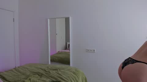 Snapshot of gin_yoon chatting on 15, 2, 2025 Gin online show from 15, 2, 2025