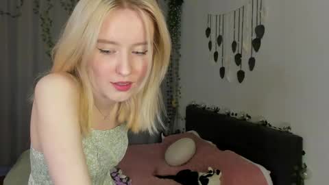 Snapshot of gin_yoon chatting on 23, 4, 2026 Gin online show from 23, 4, 2026