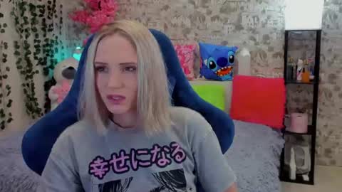 Snapshot of gina_lovelyy chatting on 27, 7, 2026 Gina online show from 27, 7, 2026