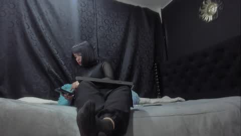 Miss online show from 30, 1, 2025