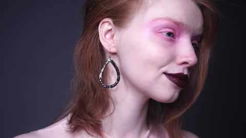        im expecting 350 thumbs up on my altar   online show from 2, 1, 2025