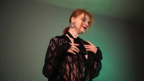        im expecting 350 thumbs up on my altar   online show from 4, 1, 2025