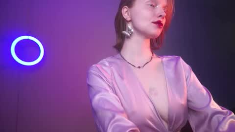        im expecting 350 thumbs up on my altar   online show from 13, 9, 2025