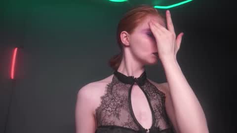        im expecting 350 thumbs up on my altar   online show from 20, 9, 2025