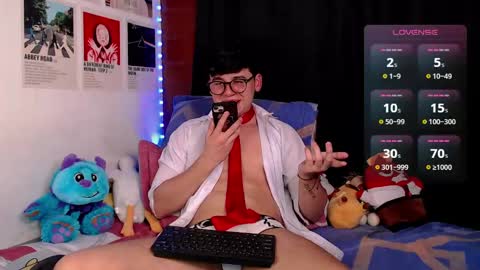 Snapshot of gingertwink_n chatting on 15, 2, 2025 Josh Mills online show from 15, 2, 2025