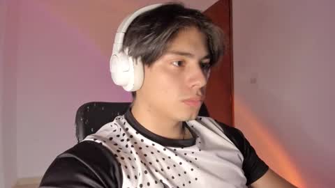 Snapshot of gio_russo chatting on 8, 3, 2026 GioRusso online show from 8, 3, 2026