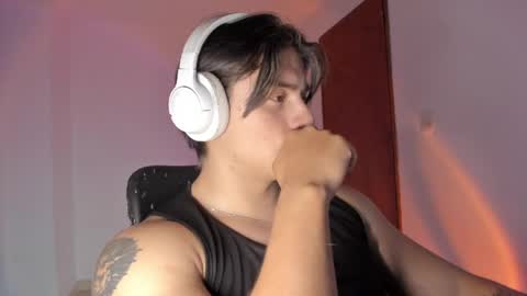 Snapshot of gio_russo chatting on 1, 4, 2026 GioRusso online show from 1, 4, 2026