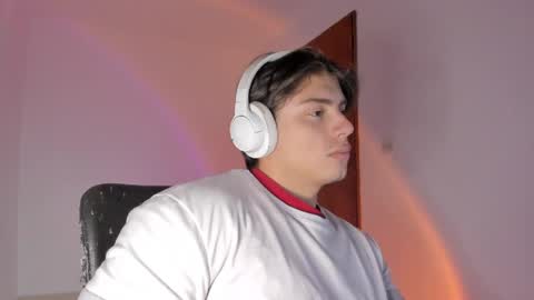 Snapshot of gio_russo chatting on 2, 4, 2026 GioRusso online show from 2, 4, 2026