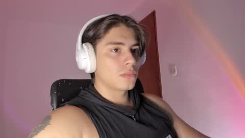 Snapshot of gio_russo chatting on 6, 4, 2026 GioRusso online show from 6, 4, 2026