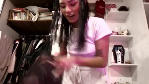 giovanna_oliveria online show from 18, 12, 2025