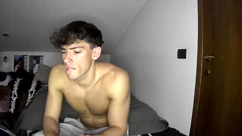 Snapshot of giovyyx chatting on 3, 3, 2025 giovyyx online show from 3, 3, 2025