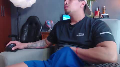 piggy boy online show from 24, 11, 2025