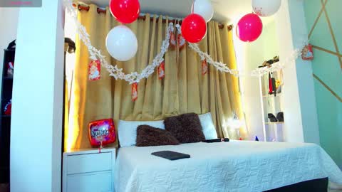 Girl Amada online show from 13, 9, 2025