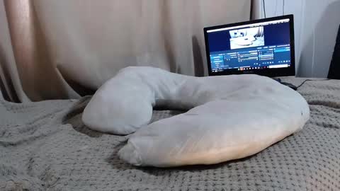 Snapshot of girl_honey_ chatting on 4, 3, 2025 Aleja online show from 4, 3, 2025