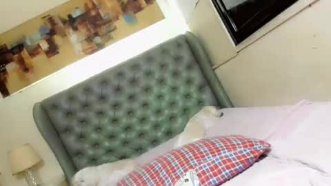 urGIRL online show from 7, 1, 2026