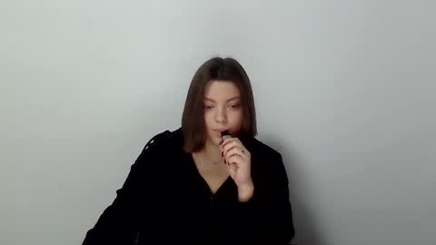 girl_leya online show from 26, 11, 2025