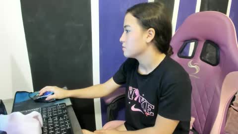 Snapshot of girl_princess18 chatting on 25, 2, 2026 girl_princess18 online show from 25, 2, 2026