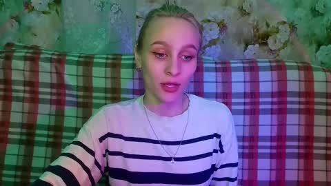 Seniya online show from 4, 3, 2025