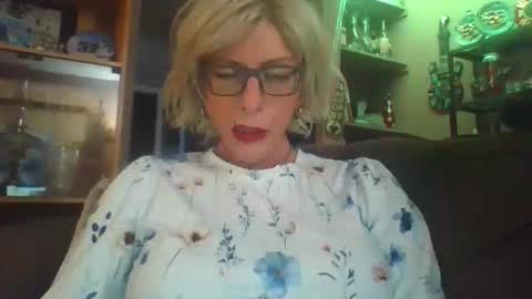 Snapshot of girlinrock chatting on 6, 1, 2026 Girlinrock online show from 6, 1, 2026