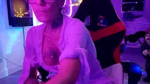 Snapshot of girls227445638252 chatting on 8, 11, 2025 girls227445638252 online show from 8, 11, 2025