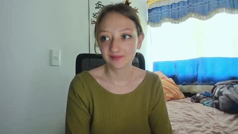 Maze    Thumbs up online show from 24, 12, 2024