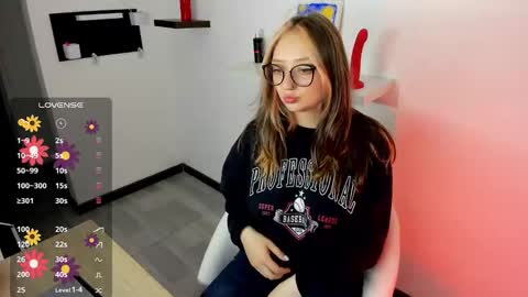 Maze    Thumbs up online show from 3, 11, 2025