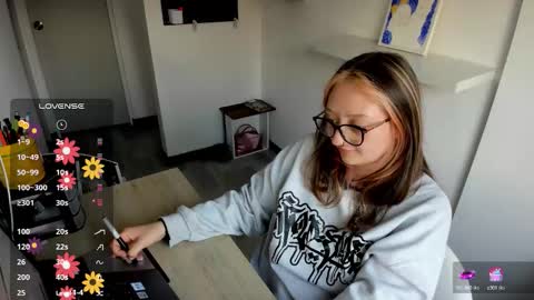 Maze    Thumbs up online show from 7, 11, 2025