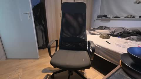 Snapshot of girlyjoey chatting on 25, 4, 2026 Joebro online show from 25, 4, 2026