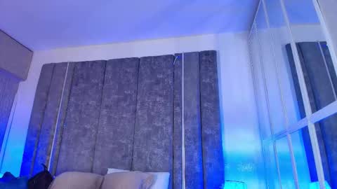     online show from 14, 12, 2025