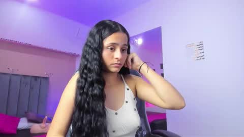 GISELLE ROLDAN online show from 7, 2, 2026