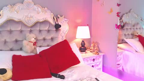 GiselleNoah online show from 25, 1, 2025