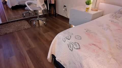 Snapshot of gisselle_tomposon chatting on 22, 3, 2026 Giselle Tompos online show from 22, 3, 2026