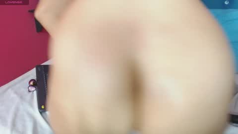 Snapshot of gissellsaenz chatting on 4, 12, 2024 Gissell Saenz online show from 4, 12, 2024