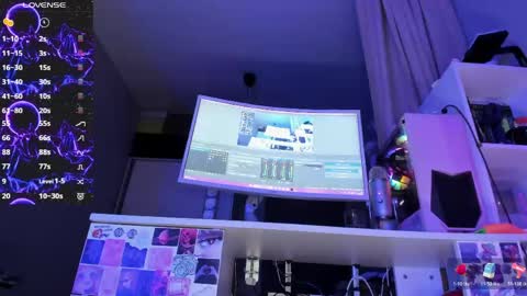 Snapshot of gitera_ chatting on 28, 3, 2026 AlexaMillis online show from 28, 3, 2026