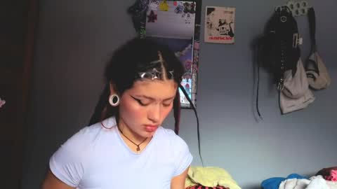 Snapshot of giulietta_mon chatting on 8, 4, 2026 Giulietta online show from 8, 4, 2026
