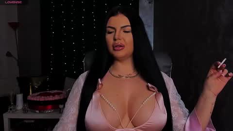 Giulia online show from 24, 2, 2025