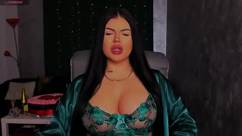 Giulia online show from 7, 3, 2025