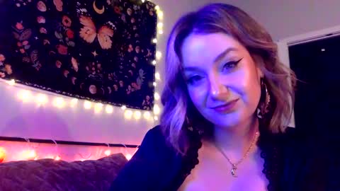 Snapshot of givemesweetdreams chatting on 26, 12, 2024 givemesweetdreams online show from 26, 12, 2024